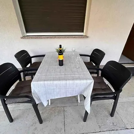 Beachfront In 16992 Apartment